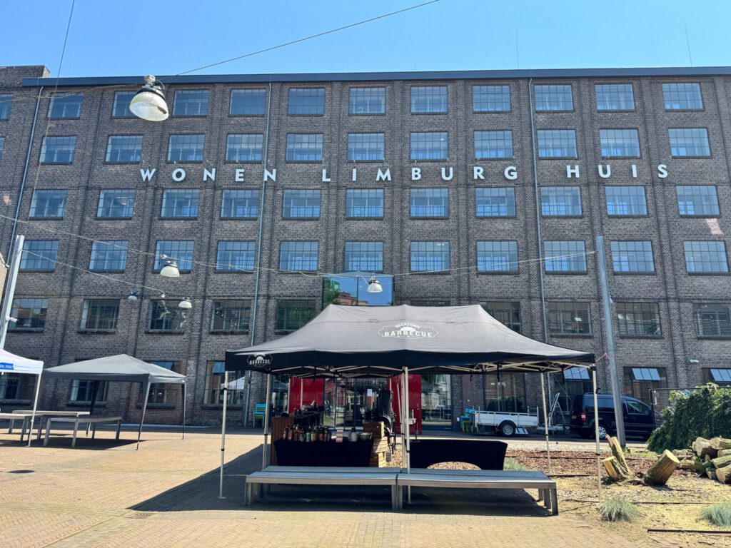 BBQ-catering bij een bedrijf